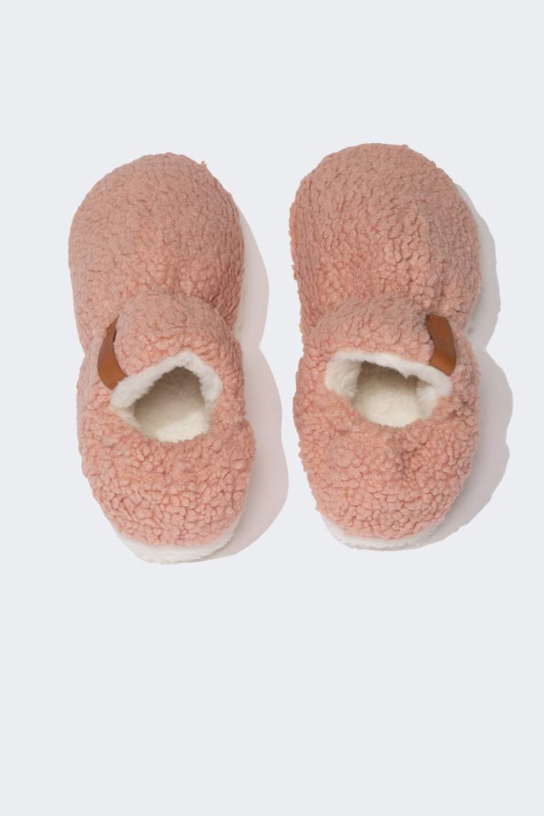 Woman Plush Home Slippers