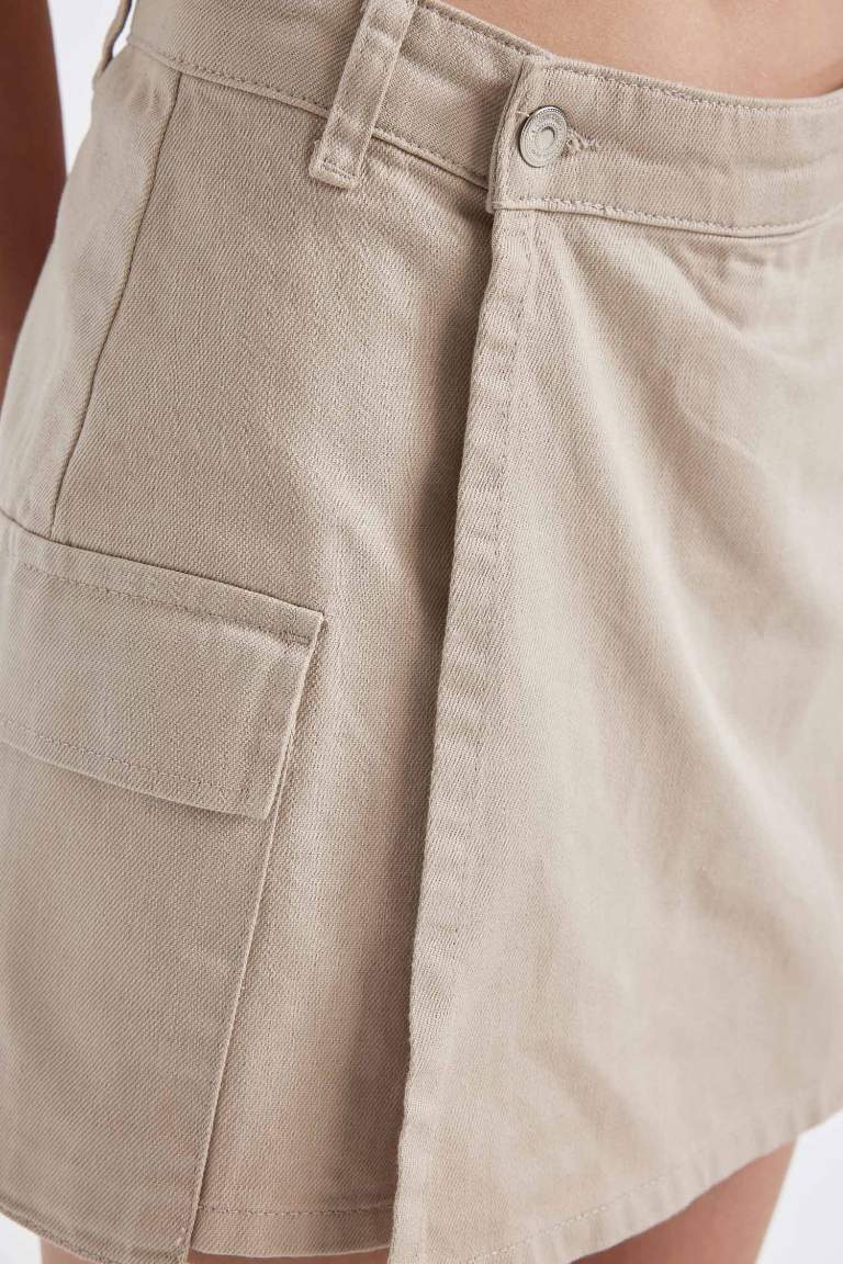 Short-jupe à coupe régulière Taille Normale en Gabardine