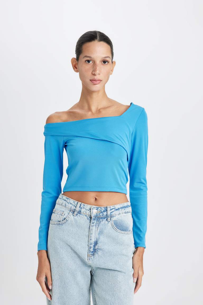 Fitted Body Fitting Open Shoulder T-Shirt