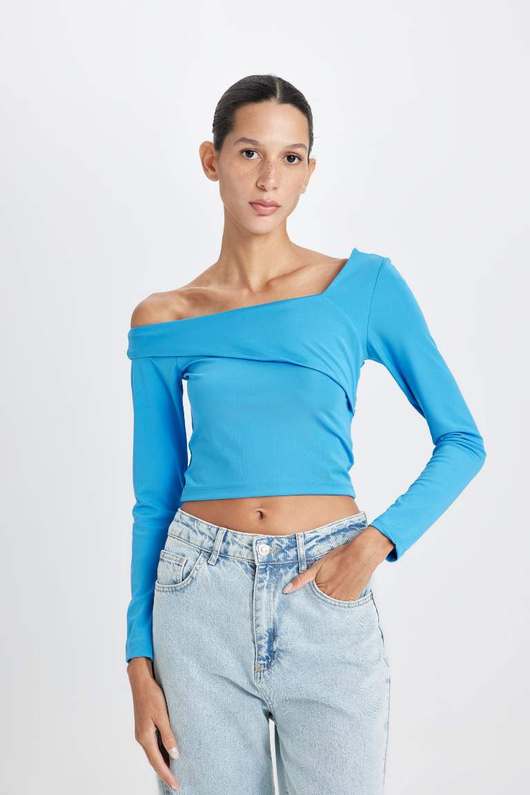 Fitted Body Fitting Open Shoulder T-Shirt