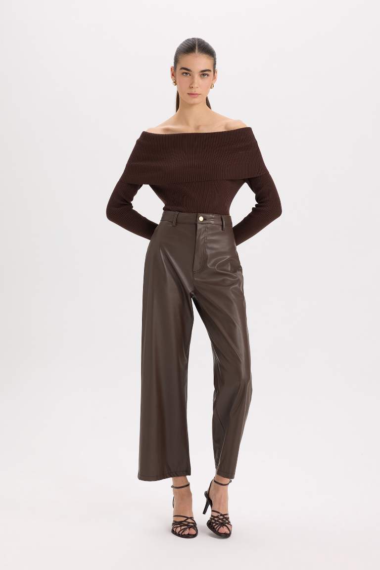 Pantalon court taille haute en simili cuir