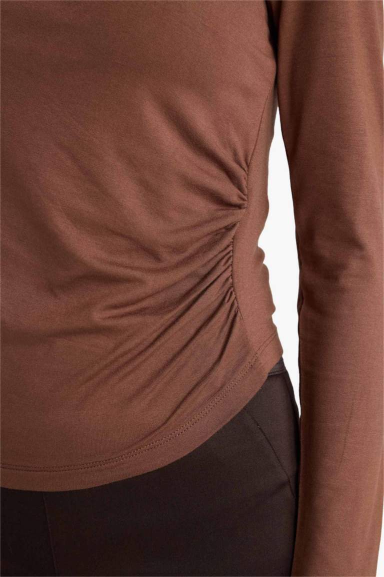 Slim Fit Dar Kesim Kayık Yaka Uzun Kollu Bluz