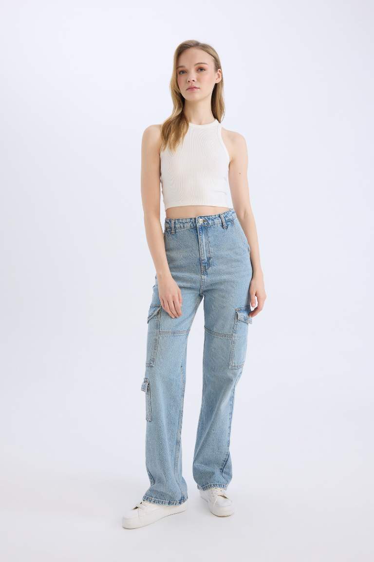 Pantalon Jean cargo large taille haute avec poches à effet délavé