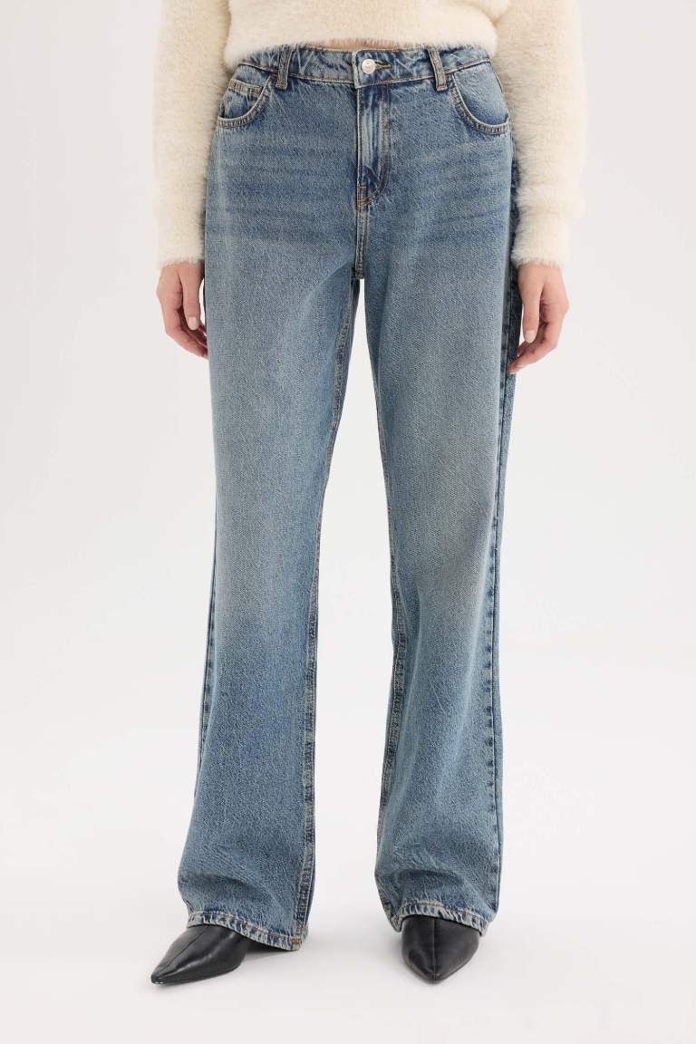 Straight Fit Yüksek Bel Düz Paça Jean Yıkamalı Pantolon