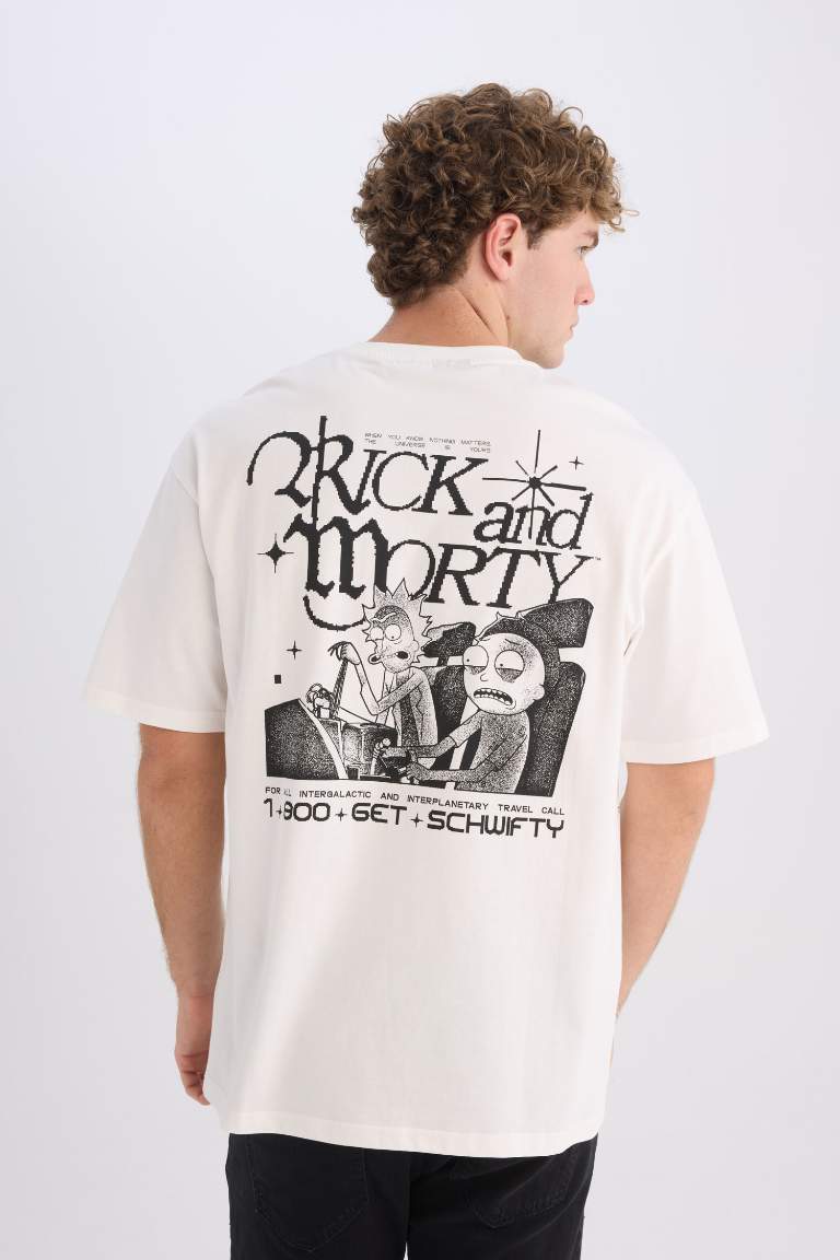 Boxy Fit Rick and Morty Licensed Crew Neck Printed T-Shirt