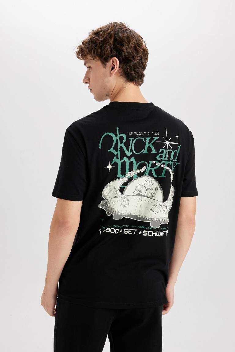 T-shirt à col rond imprimé Rick and Morty à coupe régulière