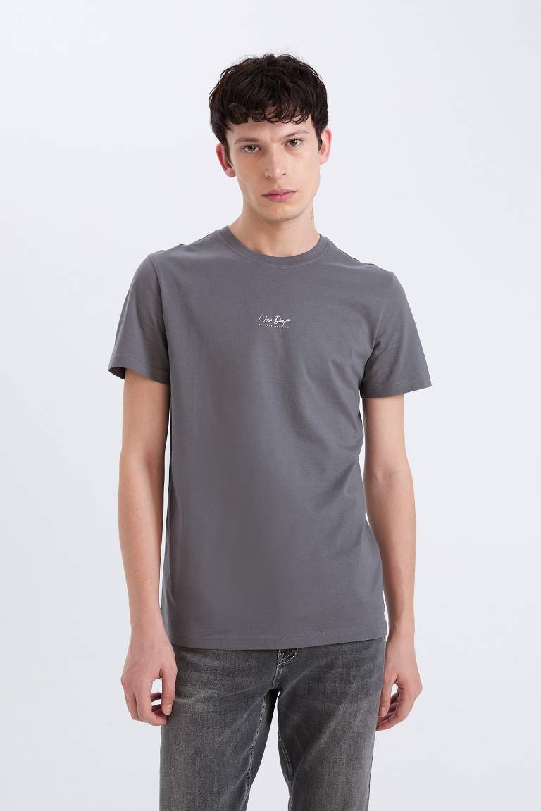 T-shirt slim imprimé à col rond et manches courtes