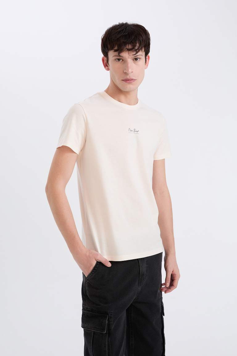 T-shirt slim imprimé à col rond et manches courtes