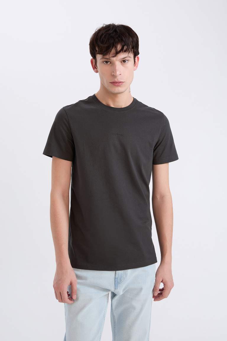 T-shirt slim imprimé à col rond et manches courtes