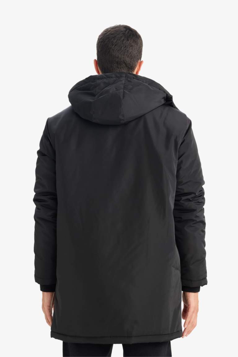 бас киімді Пальто