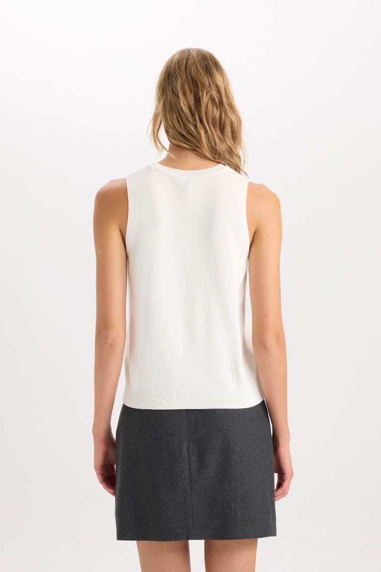 Fitted Crew Neck Ribbed Sleeveless Basic Pullover