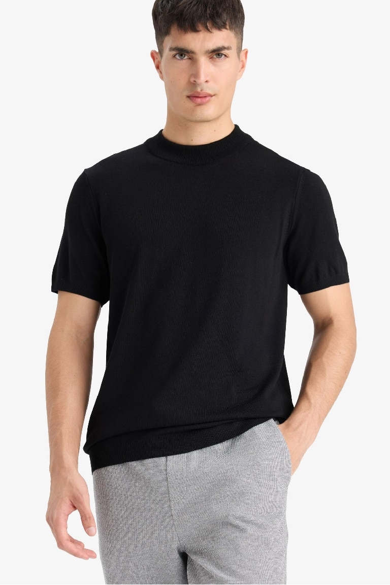 Standard Fit Crew Neck Knitwear T-Shirt