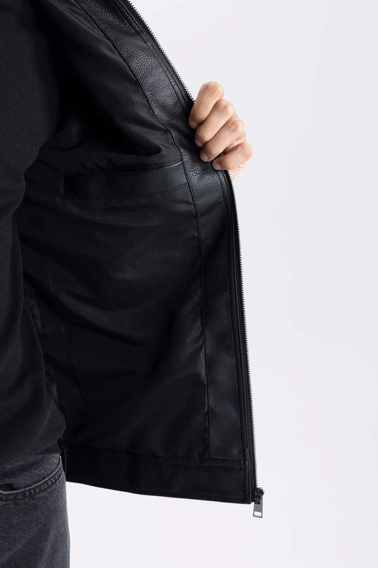 Jacket slim en simili cuir à col rond et fermeture zip