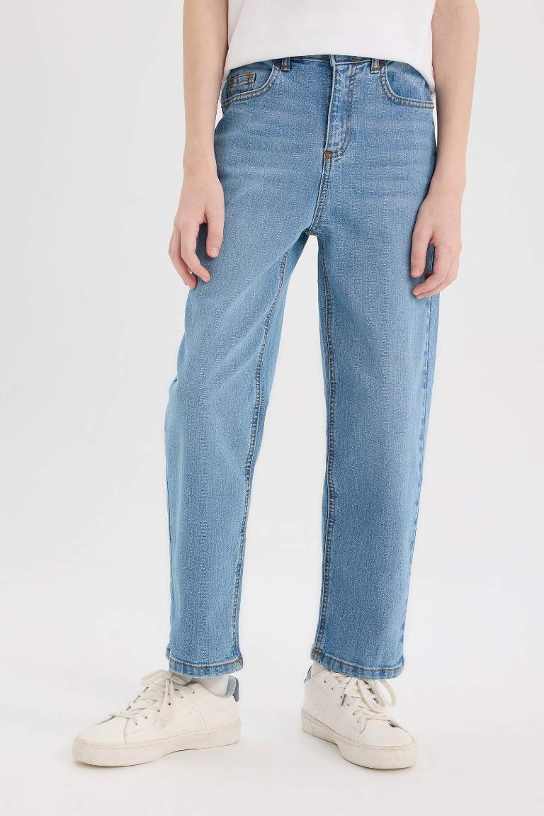 Boy Loose Fit Straight Leg Jeans