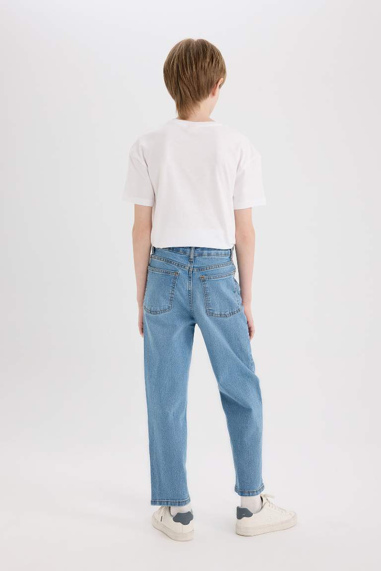 Boy Loose Fit Straight Leg Jeans