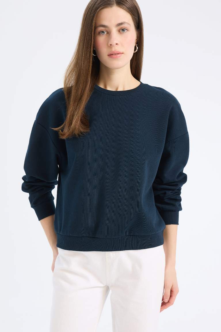 Sweatshirt épais basique à col rond et coupe régulière