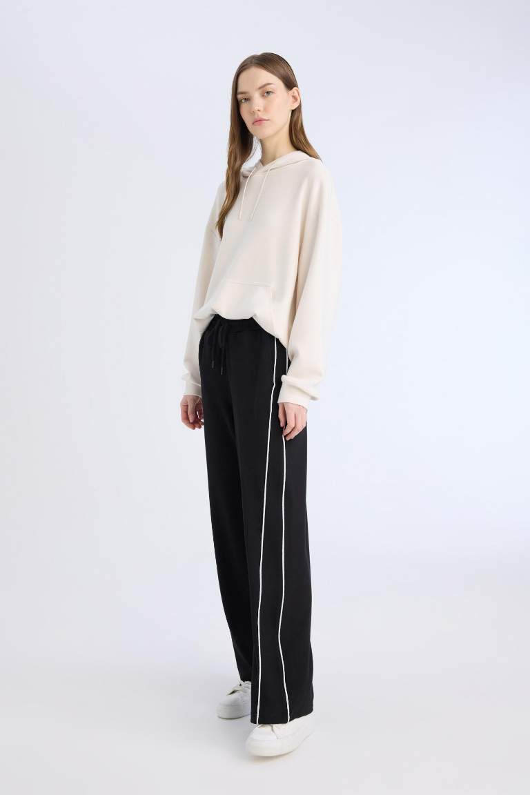 Straight Fit Regular Hem With Pockets Trousers