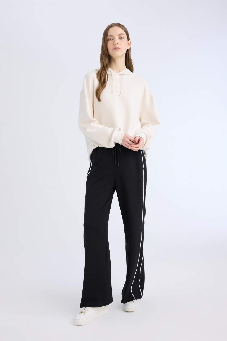 Straight Fit Regular Hem With Pockets Trousers