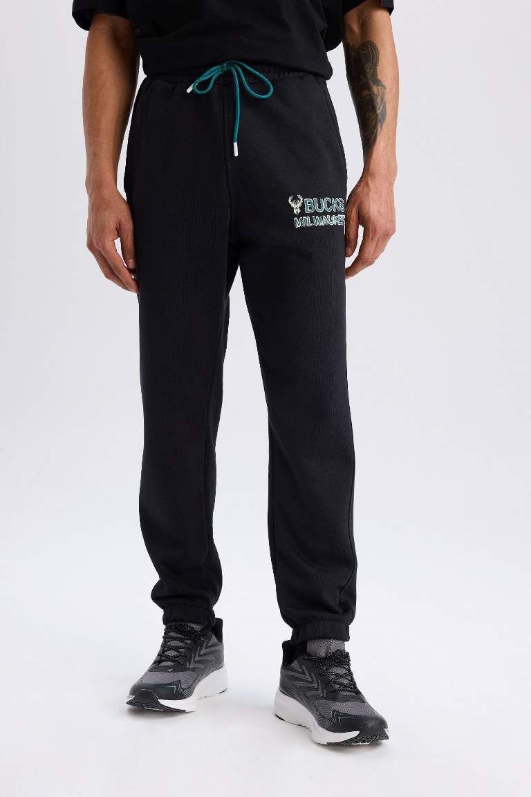 DeFactoFit NBA Milwaukee Bucks Kalın Jogger Eşofman Altı Standart Fit Cepli Beli Bağcıklı Lastikli Paça