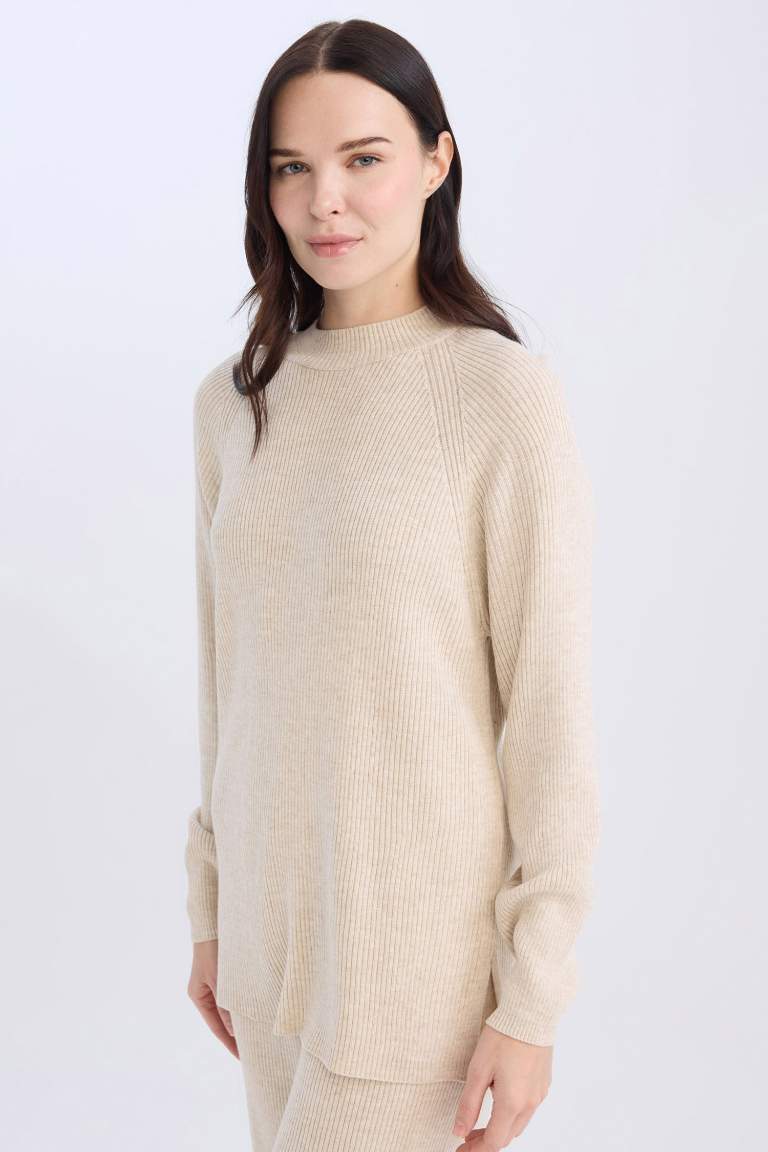 Pull tricot basique à col rond et coupe régulière