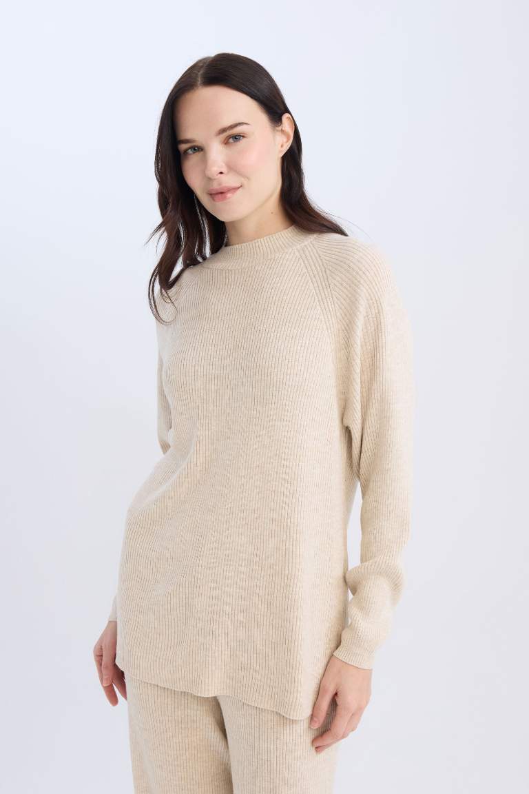 Pull tricot basique à col rond et coupe régulière