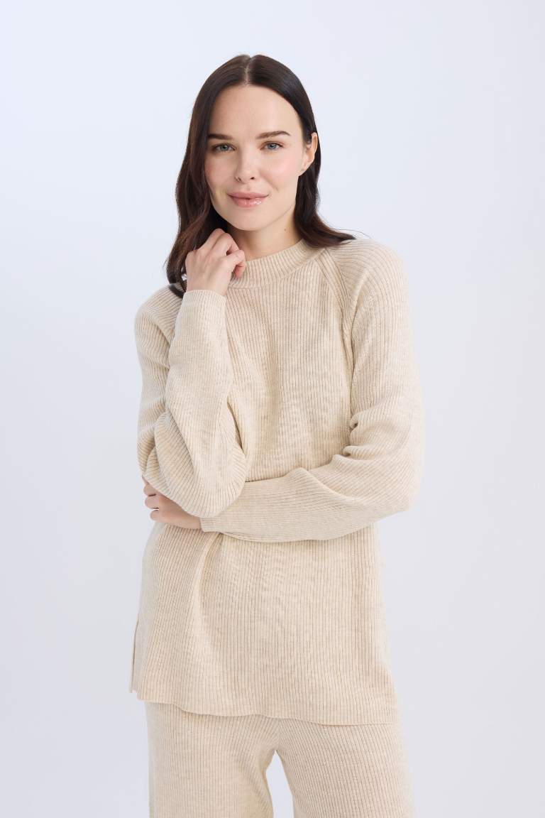 Pull tricot basique à col rond et coupe régulière