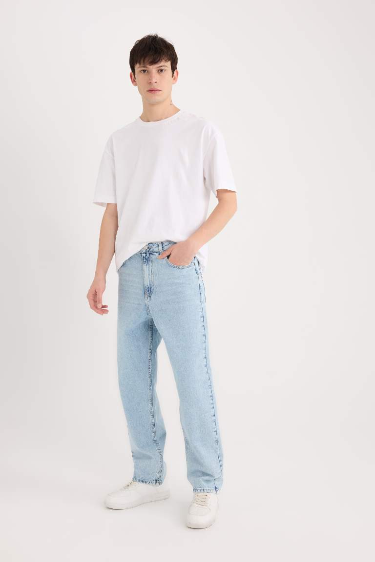 Baggy Fit Wide Leg Jeans