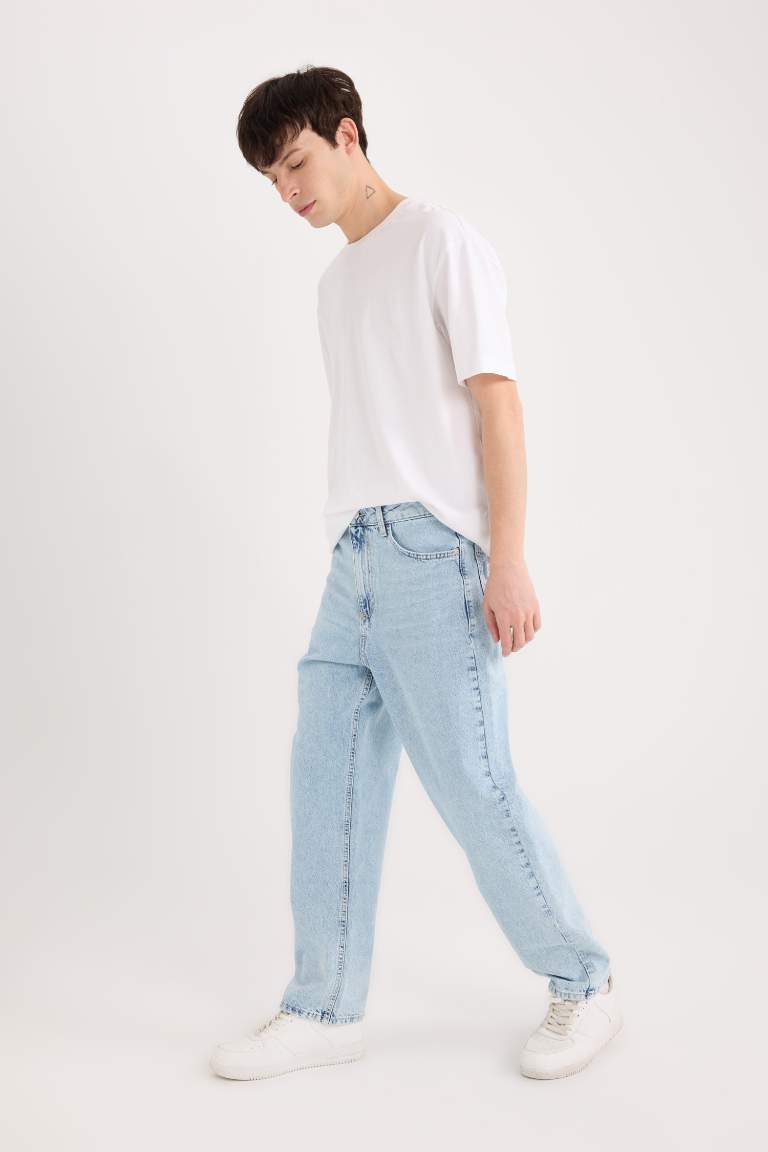 Baggy Fit Wide Leg Jeans