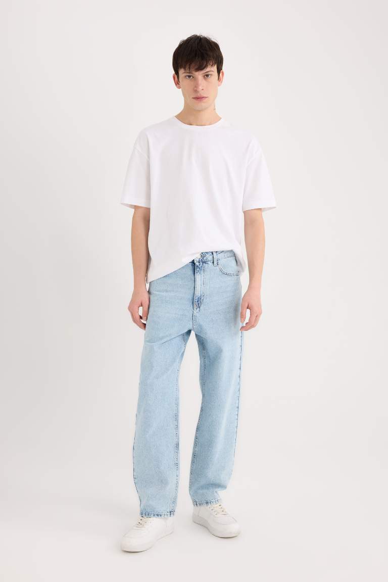 Baggy Fit Wide Leg Jeans