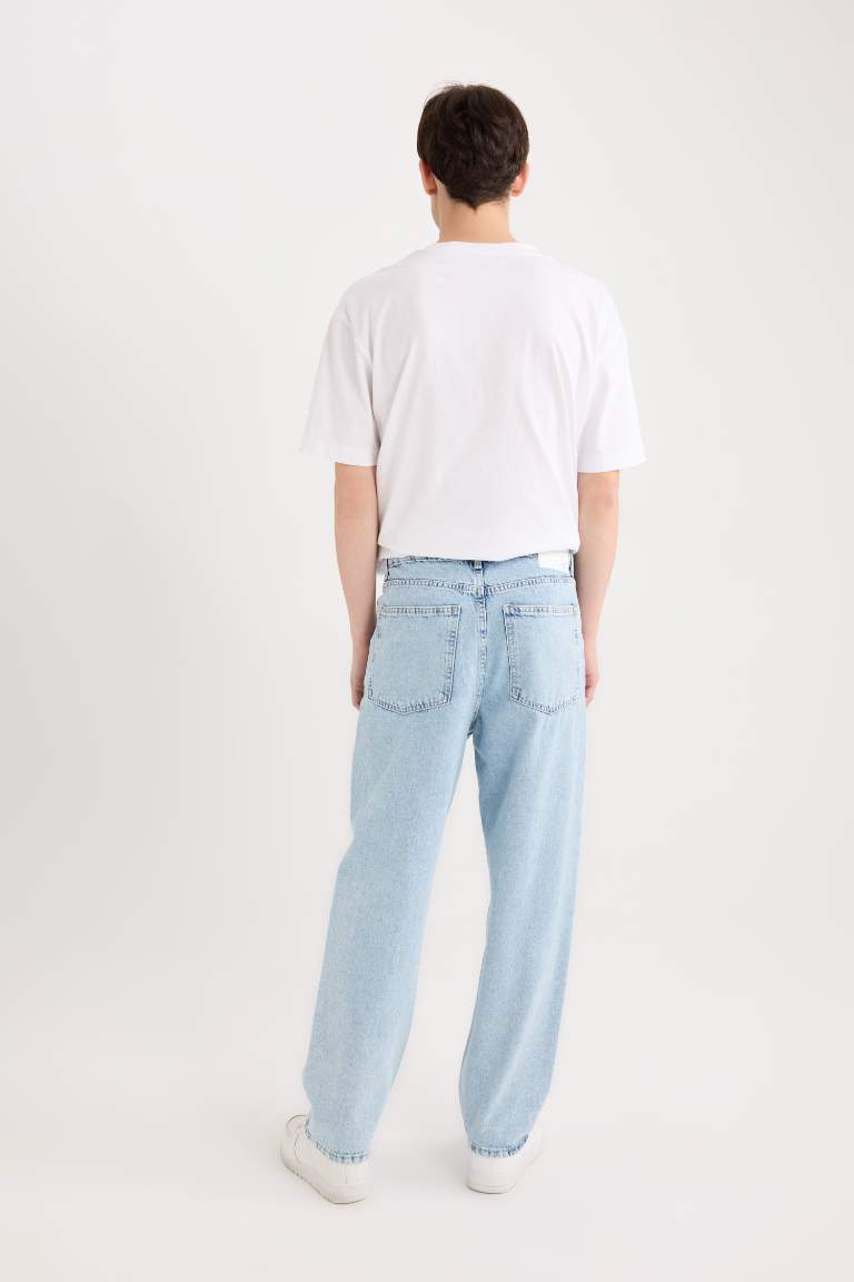 Baggy Fit Wide Leg Jeans