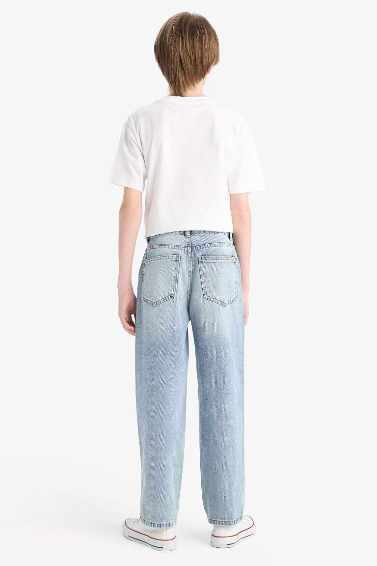 Pantalon Jean à coupe et jambes droites pour garçon