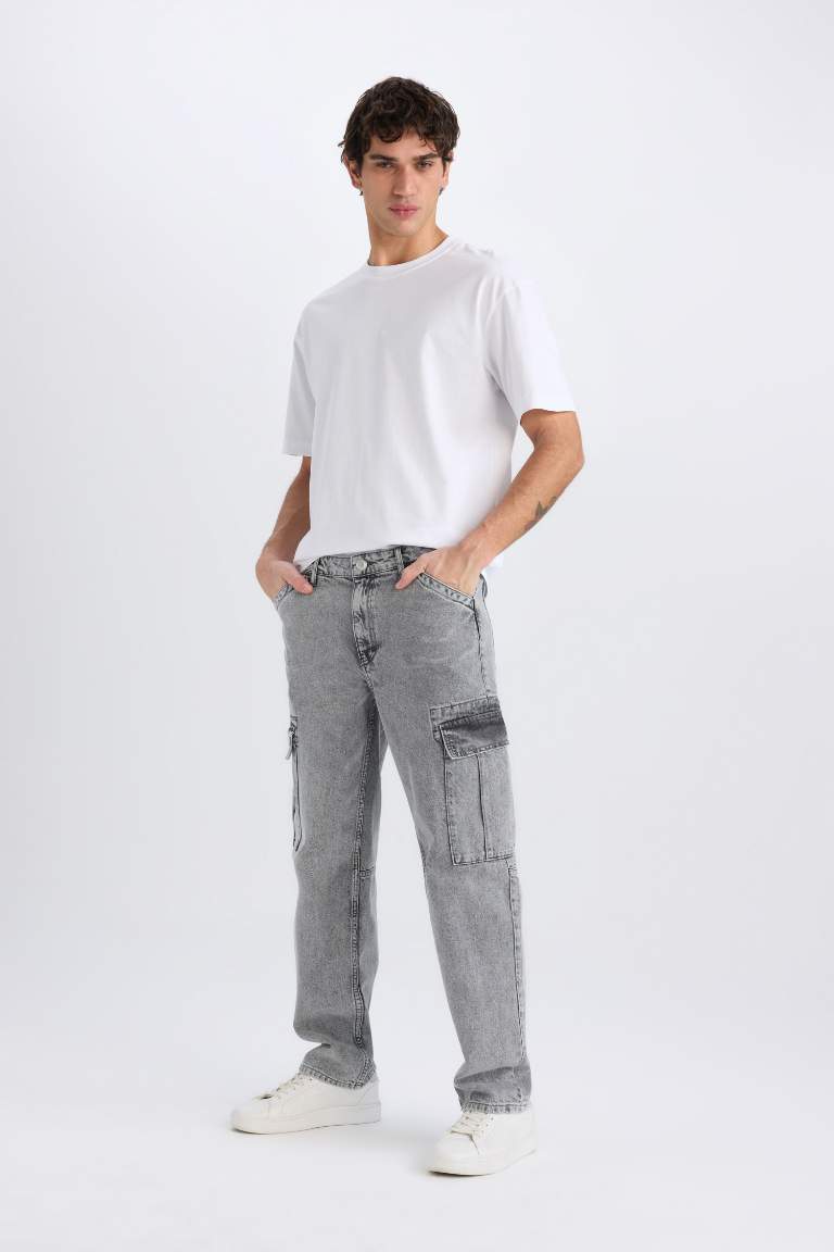 Relax Fit Wide Leg Cargo Jeans