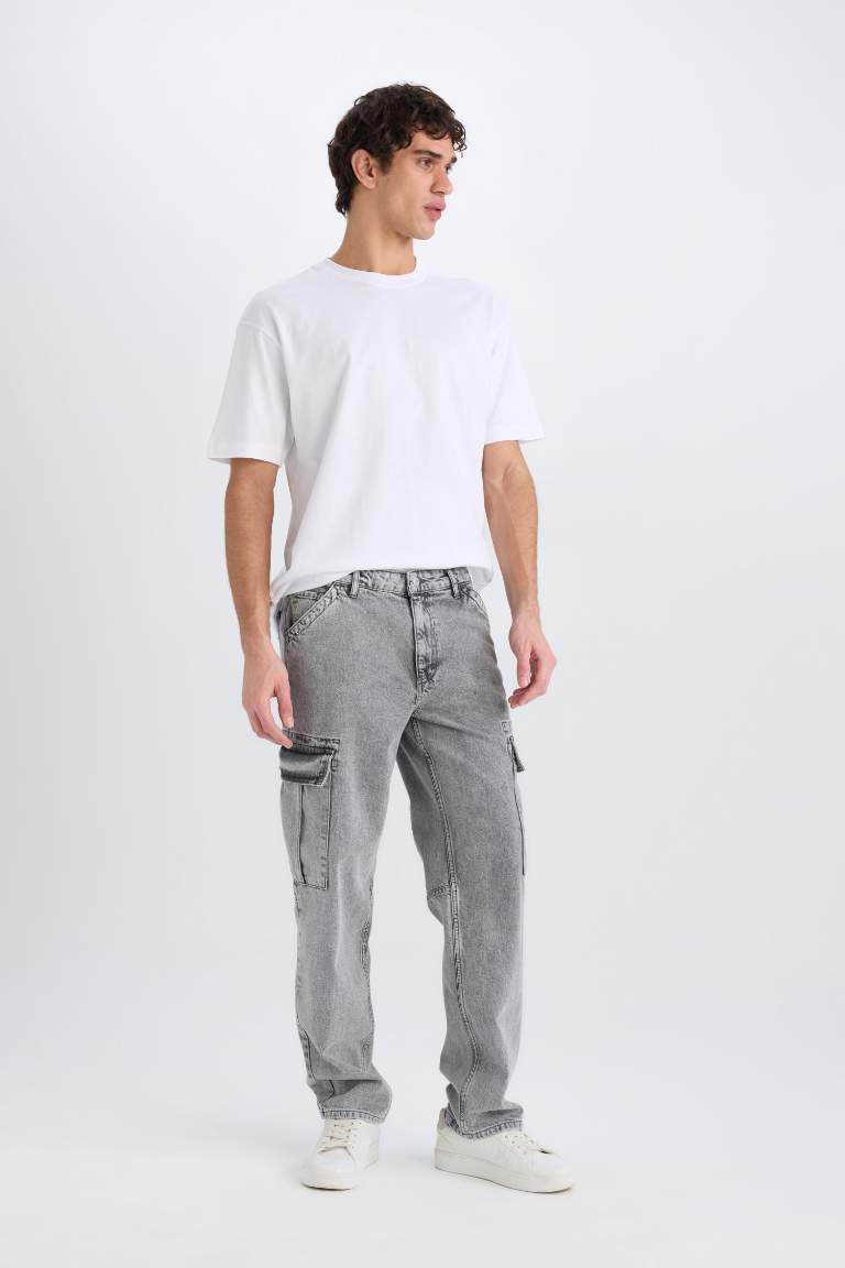 Relax Fit Wide Leg Cargo Jeans