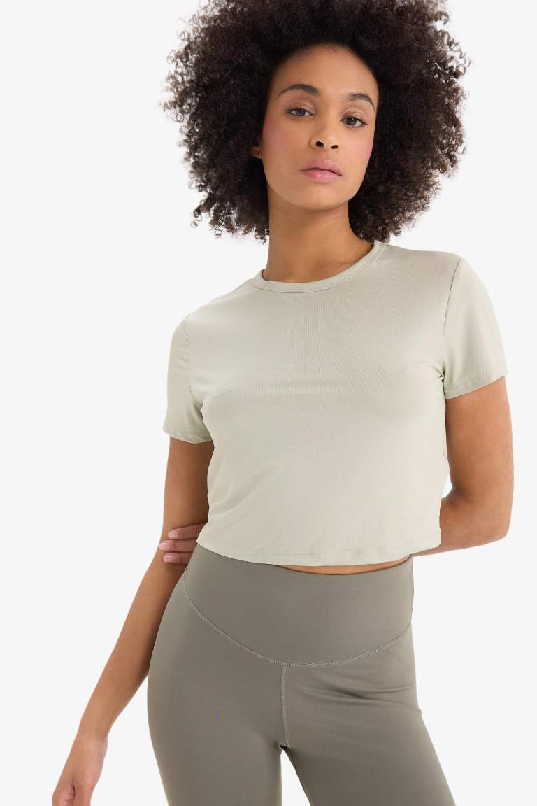 DeFactoFit Crop Top Bisiklet Yaka Basic Düz Sporcu Kısa Kollu Tişört