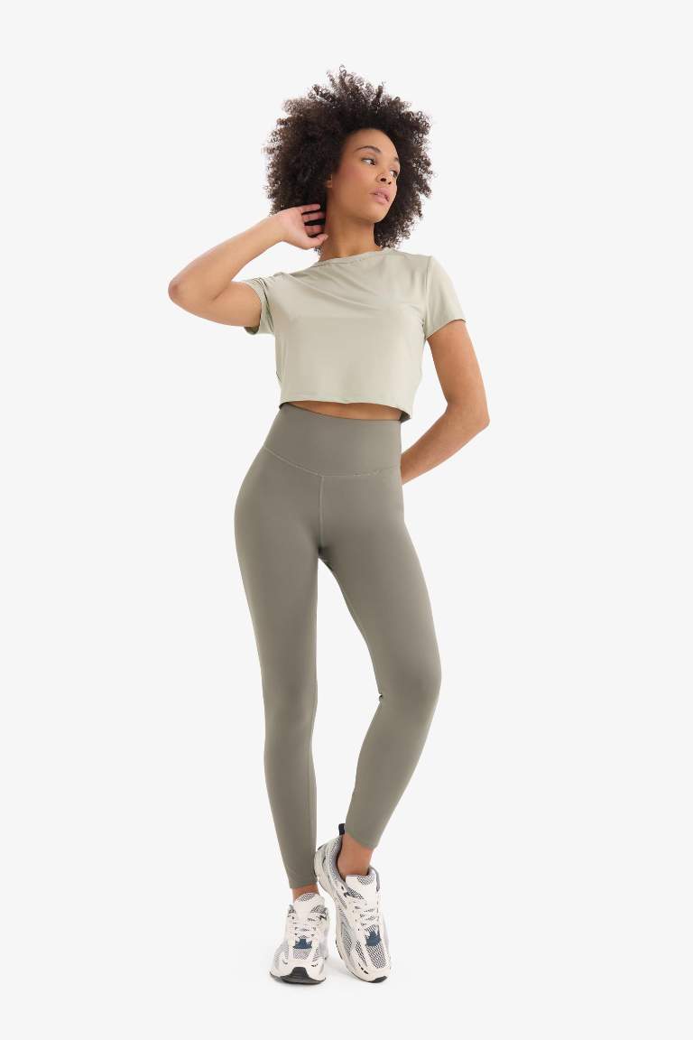 DeFactoFit Crop Top Bisiklet Yaka Basic Düz Sporcu Kısa Kollu Tişört