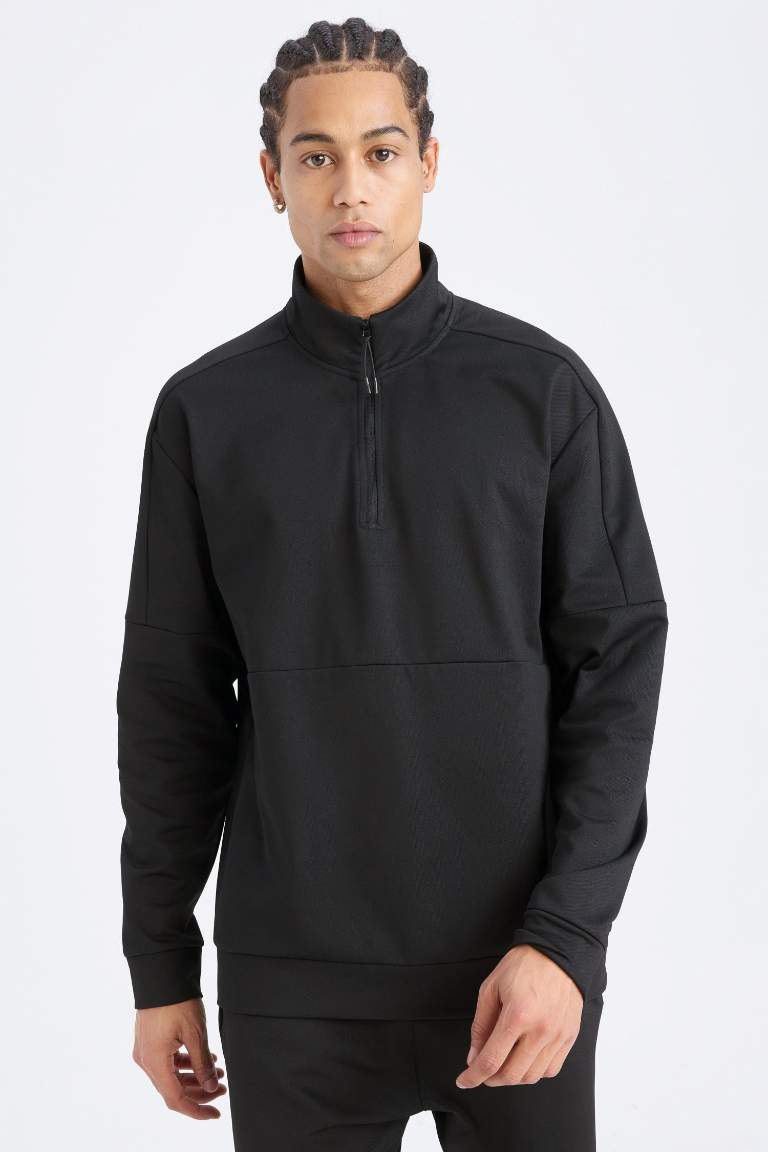 Sweatshirt de sport à col montant zippé Coupe standard de DeFactoFit