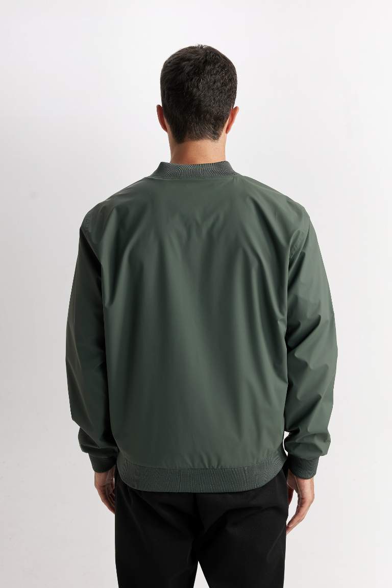 Jacket bomber légère à fermeture zip avec poches