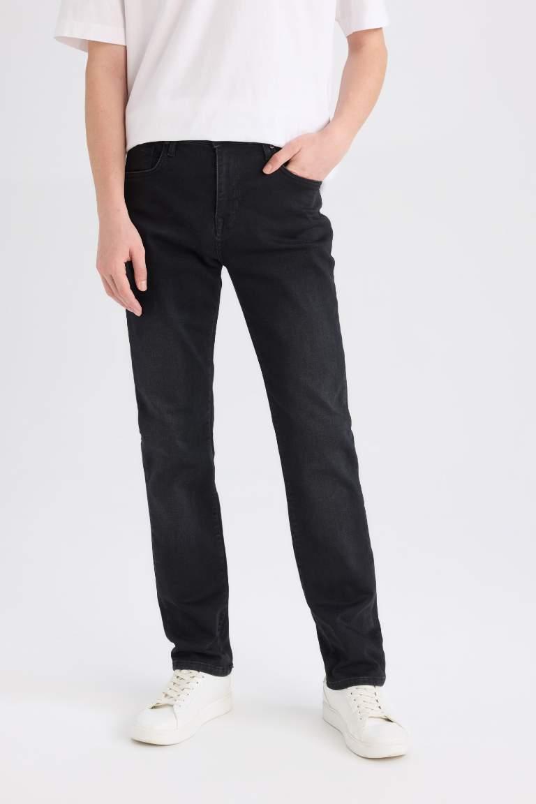 Sergio Regular Fit Regular Waist Straight Leg Jeans