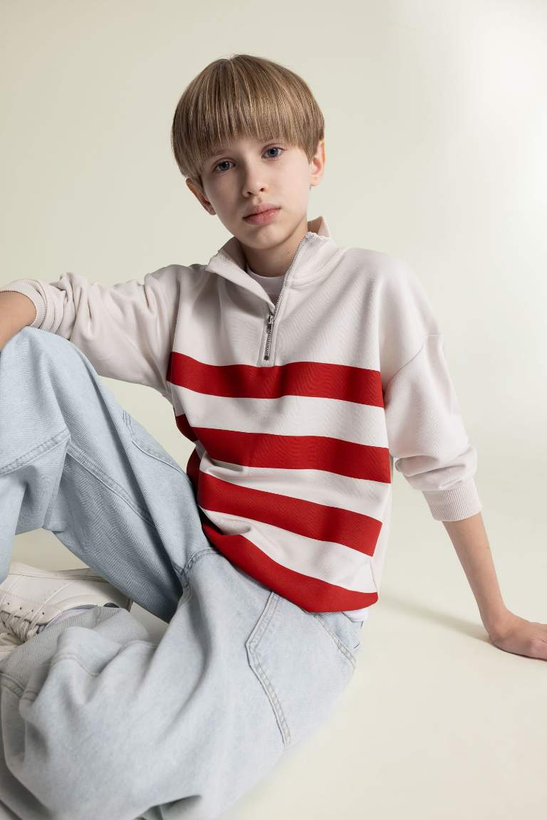 Boy Oversize Fit Turtleneck Sweatshirt