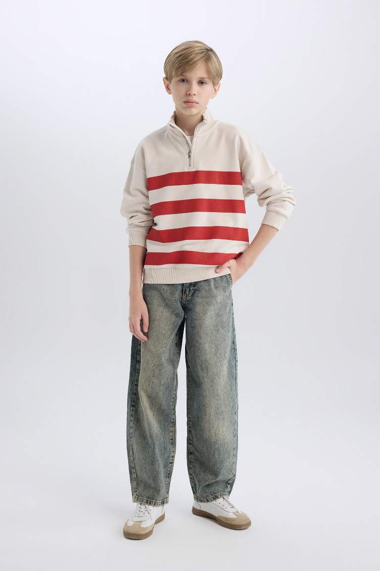 Boy Oversize Fit Turtleneck Sweatshirt