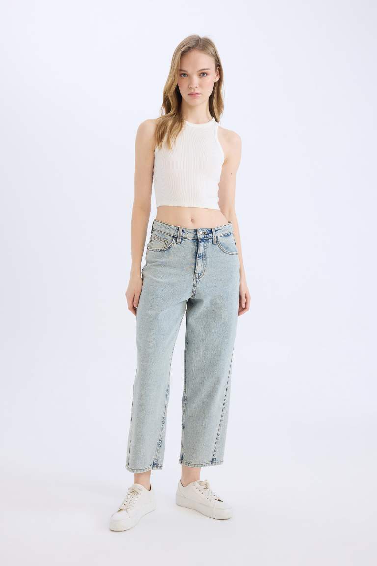 Pantalon Jean taille haute à jambes droites