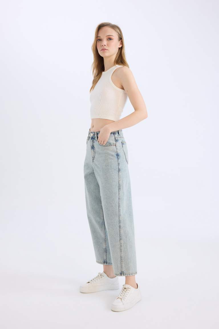 Pantalon Jean taille haute à jambes droites