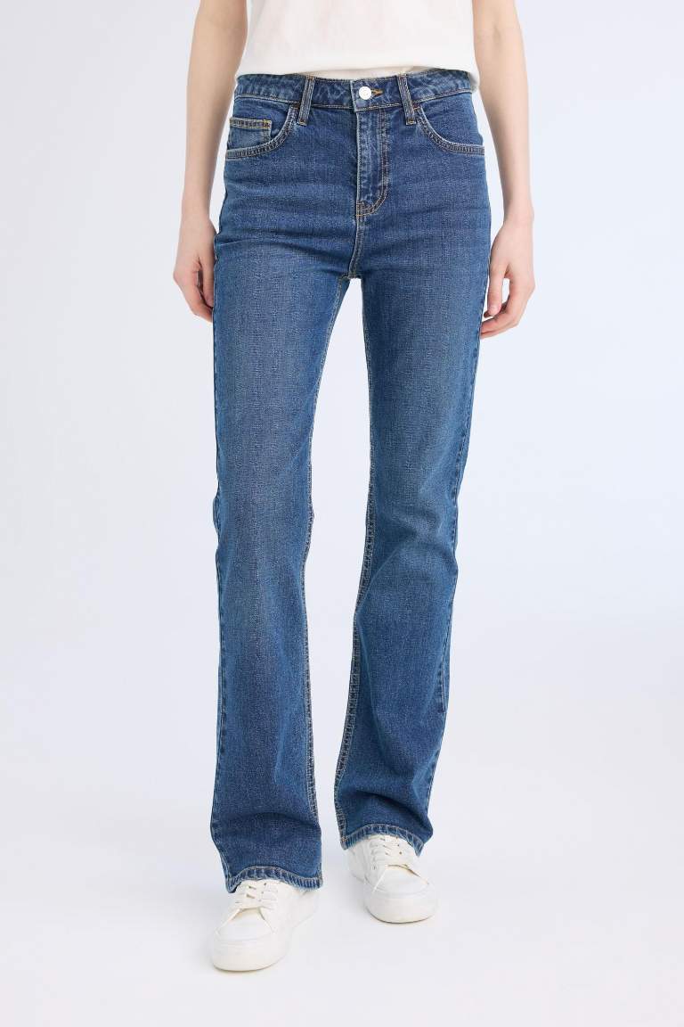 High Waist Wide Leg Pocketed Jeans