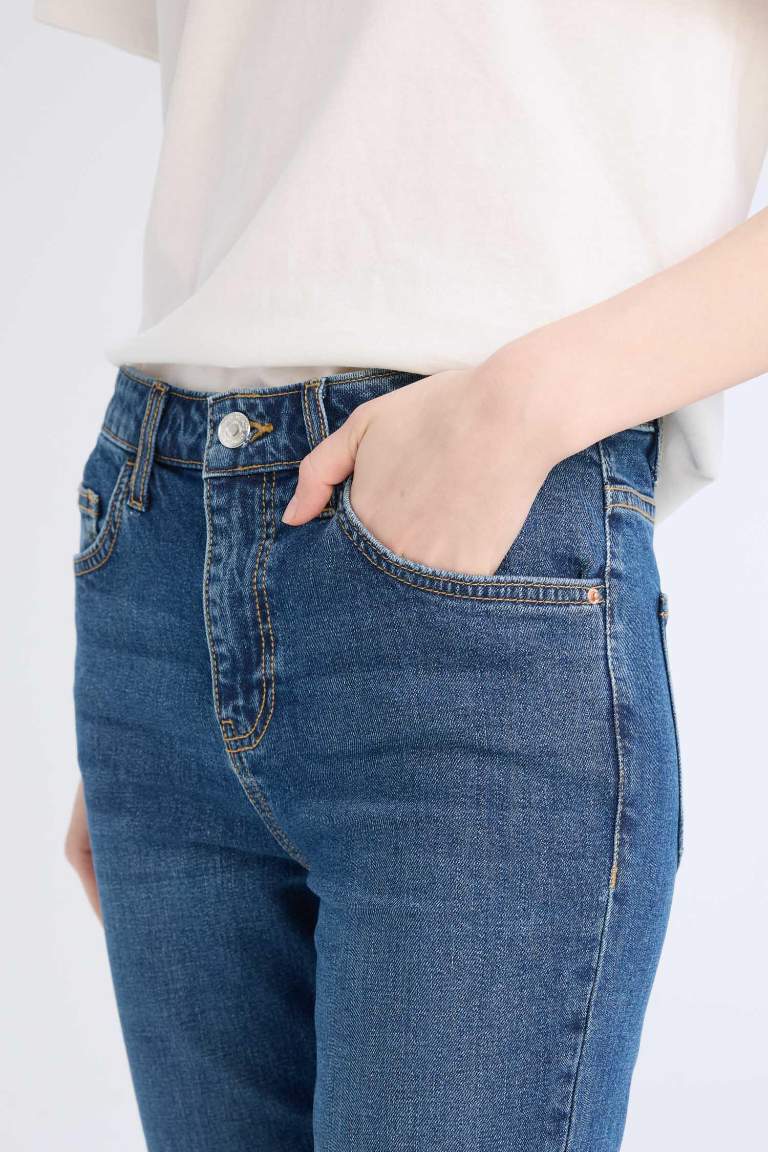 High Waist Wide Leg Pocketed Jeans
