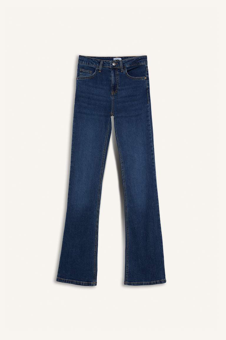 High Waist Wide Leg Pocketed Jeans