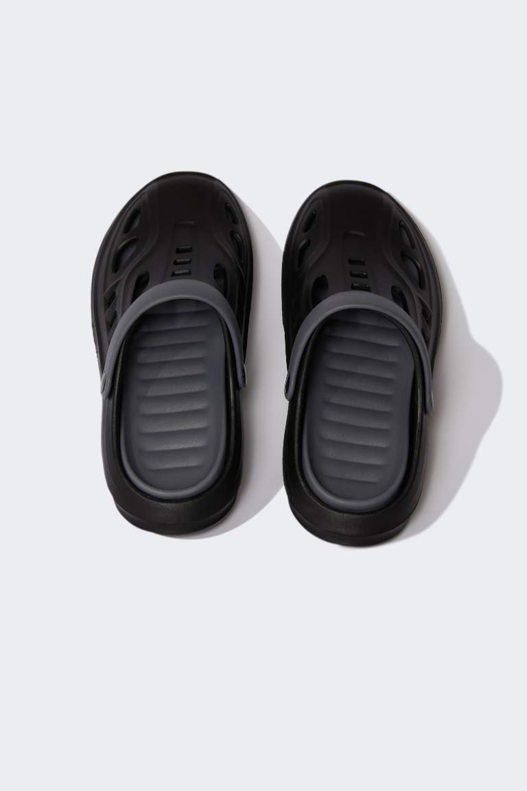 Man Flat Sole Sandals