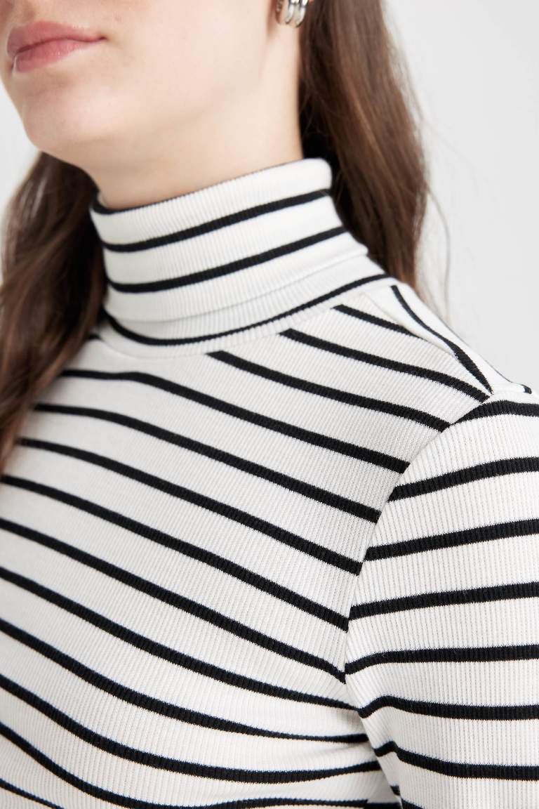 Fitted Striped Corduroy Turtleneck T-Shirt