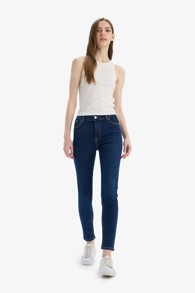 Rebeca High Waist Straight Leg Long Washed Jeans