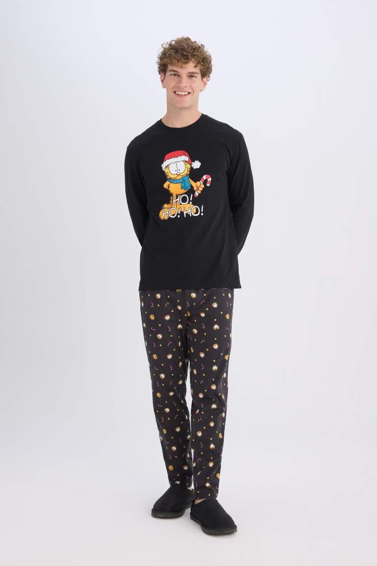 Garfield Christmas Themed Top Bottom 2 Piece Pajama Set