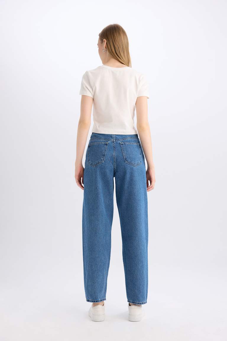 Carrot Fit High Waist Ankle Washed Jeans